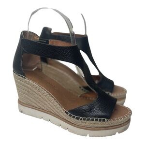 Gentle Souls By Kenneth Cole Women’s Elyssa Easy Black Leather Wedge Sandals